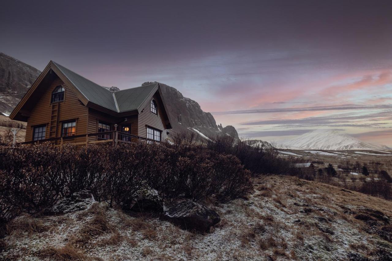Vindheimar - Great View - Hot Tub Holiday home Skeljabrekka