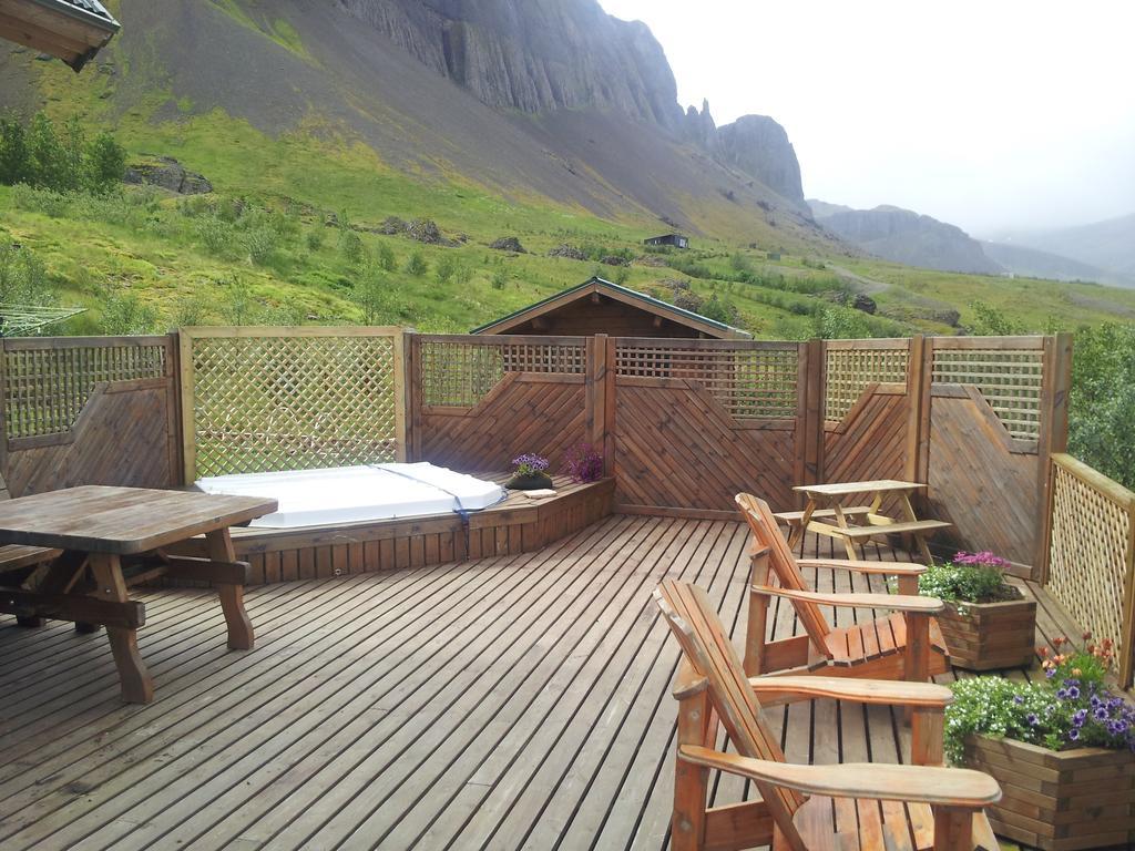Vindheimar - Great View - Hot Tub *