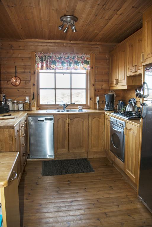 Vindheimar - Great View - Hot Tub Holiday home *